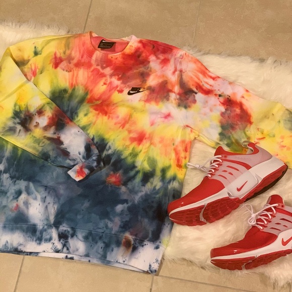 Hand dyed Nike crew neck sweatshirt - Picture 3 of 8